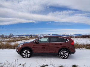 The ’15 Honda CR-V stands out in farm country south of Longmont. (Bud Wells photos)