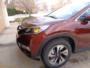 Sporty 18-inch wheels compliment the CR-V’s prominent nose.
