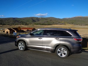 The ’15 Toyota Highlander Limited in the mountains near Tabernash. (Bud Wells photo)