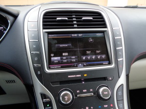 Lincoln MKX’s new shift buttons are to the left of the navigation/audio/climate screen. (Bud Wells photo)